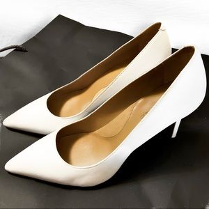 Banana Republic Madison Round Heel Pumps in White